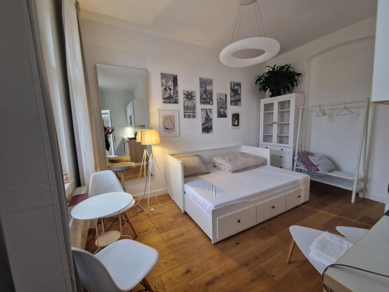 Art Nouveau Apartment With Garden In Pisek Екстериор снимка