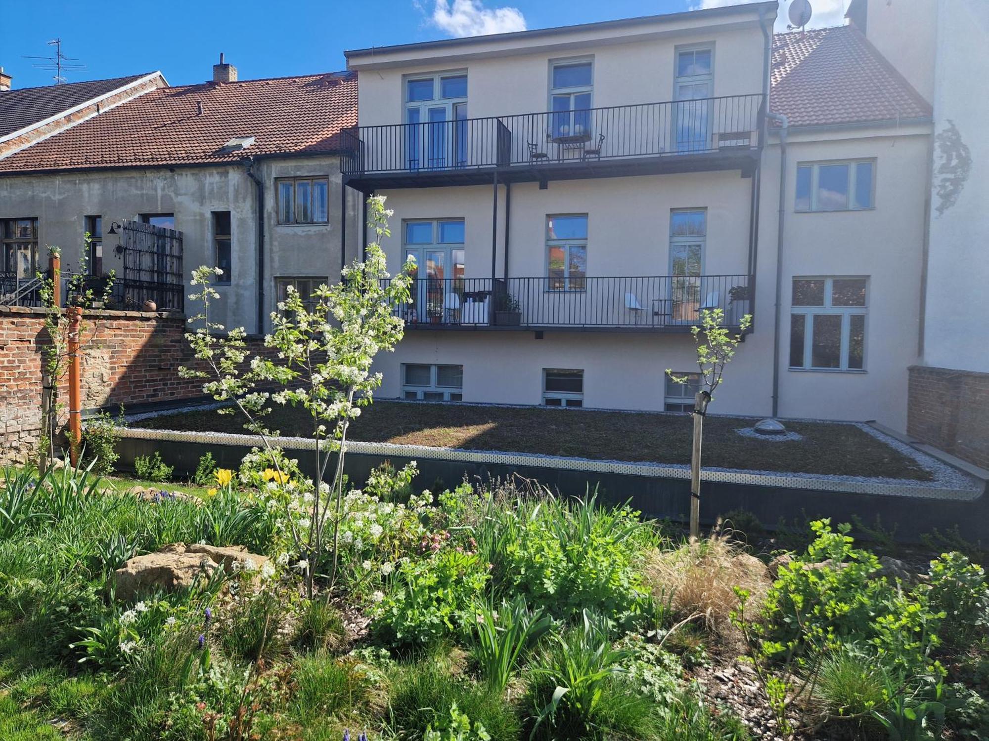 Art Nouveau Apartment With Garden In Pisek Екстериор снимка